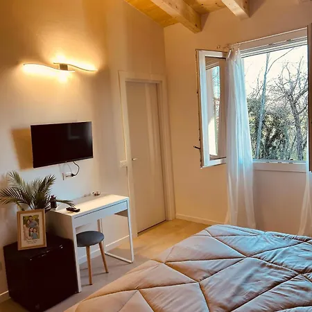 招待所 La Casa Nel Bosco 3*
